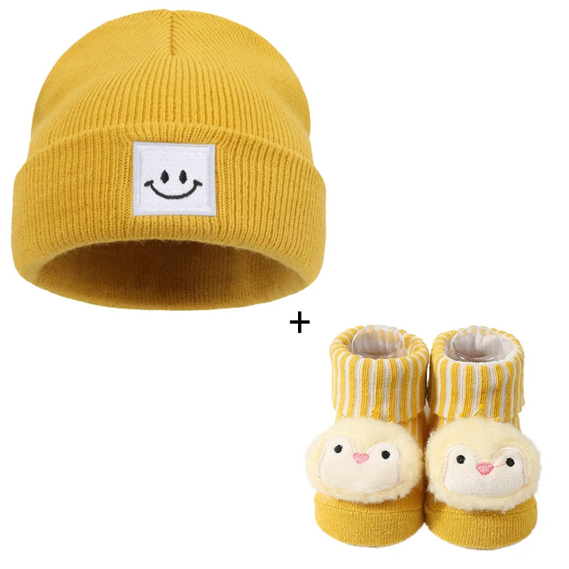 Cotton Baby Hat & Sock Set — 0–6 Months